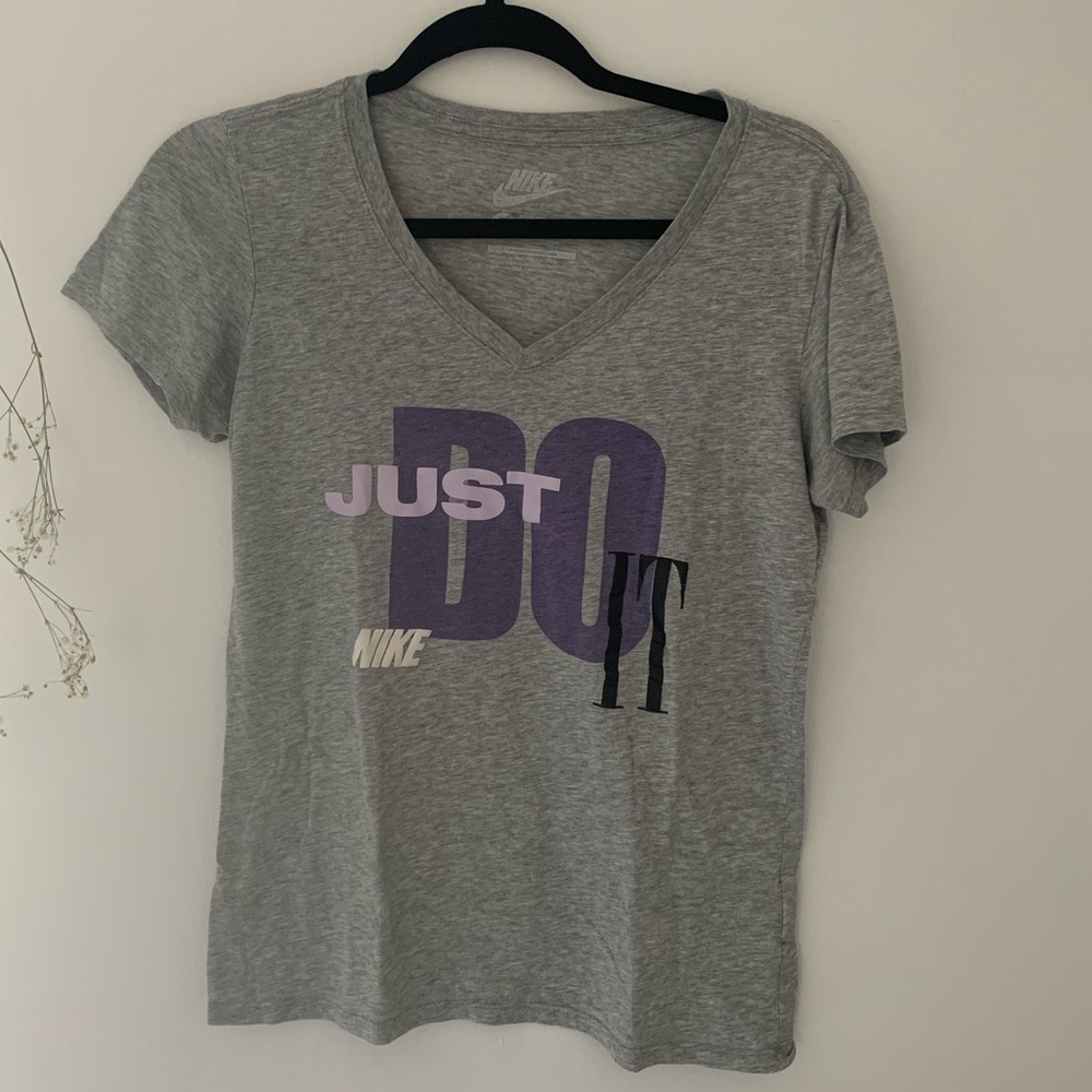 Nike Just Do it Women’s Gray T-Shirt M